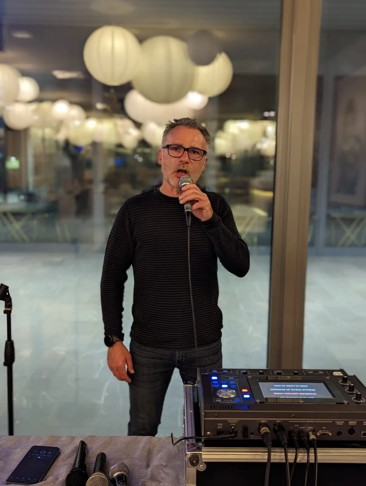 Lello canta al Tourlé di Altavilla Vicentina, aprile 2023